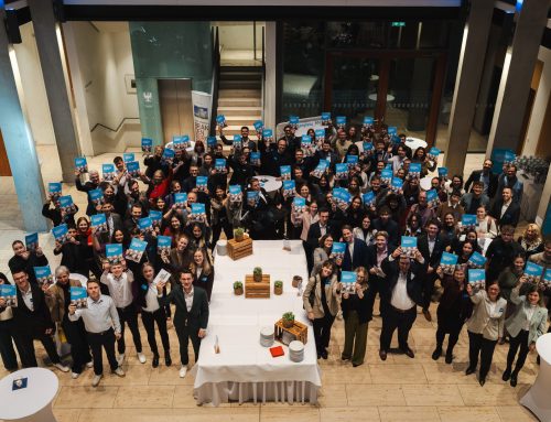 „Schule: Ein Ort für alle?“ – Jugend-Enquete-Kommission 2025 übergibt Policy Paper